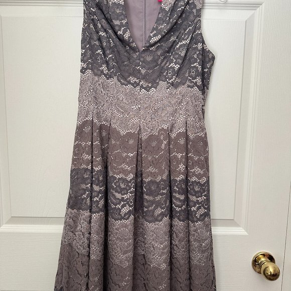 Vince Camuto Lace Fit and Flare Dress Size 2 - Picture 4 of 8